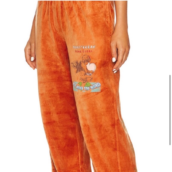 Gone Viral Velour Sweatpants - Picture 6 of 10